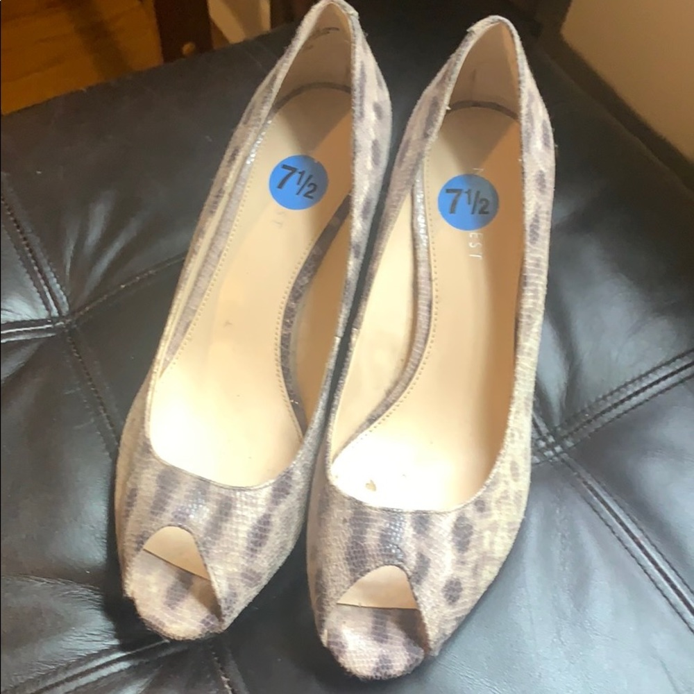 NWOT - Nine West Peep Toe Heels Size 7.5